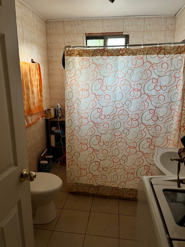 Vende Parcela Con Hermosas Casas