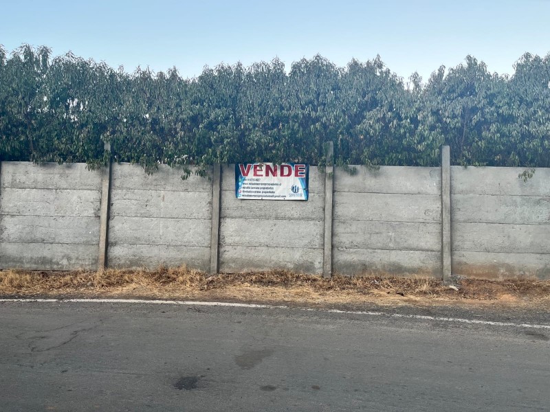 Vende Parcela Con Hermosas Casas