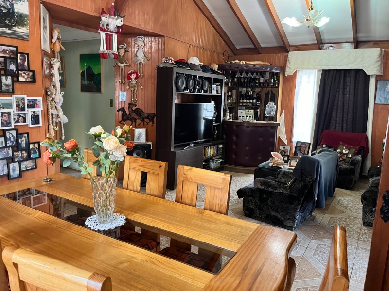 Vende Parcela Con Hermosas Casas
