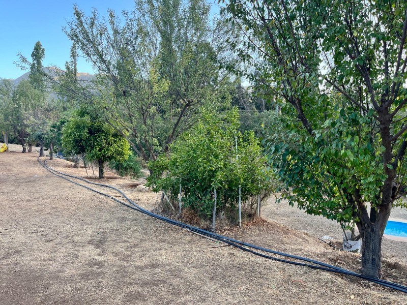 Vende Parcela Con Hermosas Casas