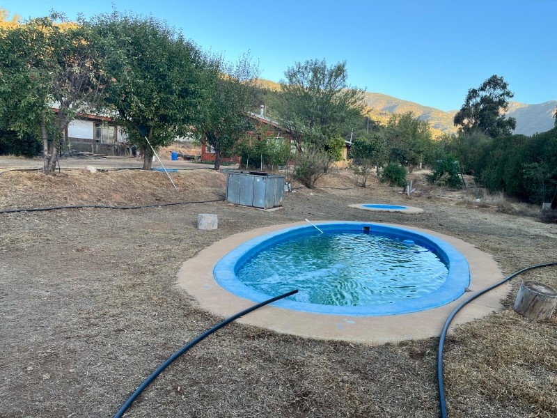 Vende Parcela Con Hermosas Casas