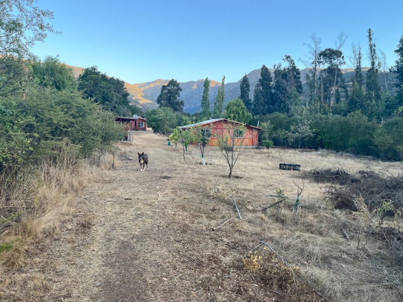 Vende Parcela Con Hermosas Casas