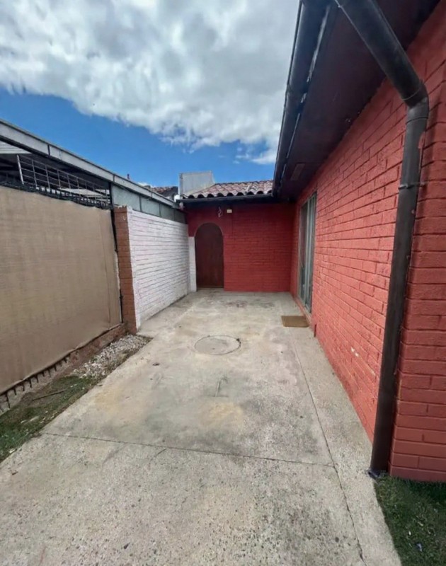 Casa en Venta A 1 Cuadra de Centro Comercial de Belloto