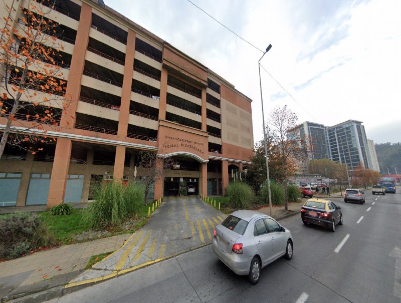 Estacionamiento, Avenida Padre Hurtado Con San Martin.
