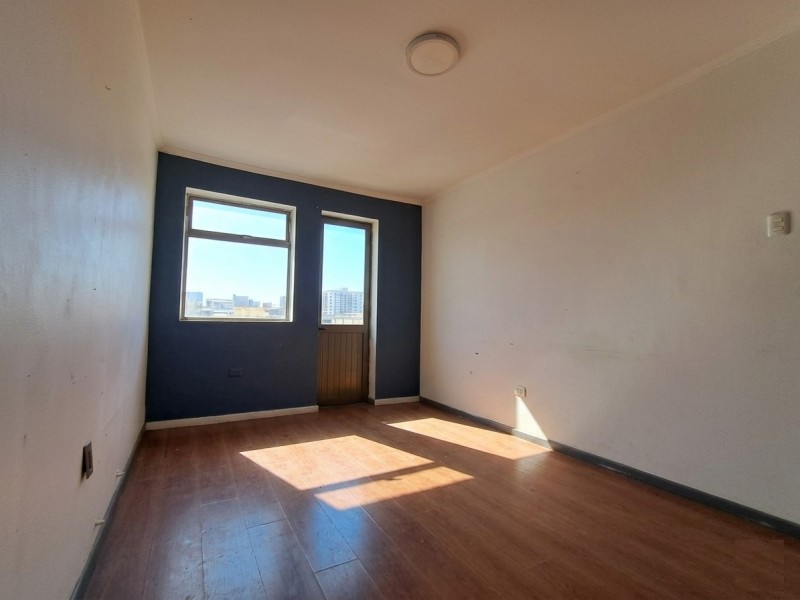 Emplazado en Calle Brasil, 4 Cuartos 2 Baños, Sin Gs Comunes