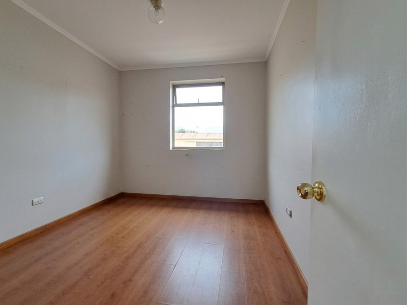 Emplazado en Calle Brasil, 4 Cuartos 2 Baños, Sin Gs Comunes