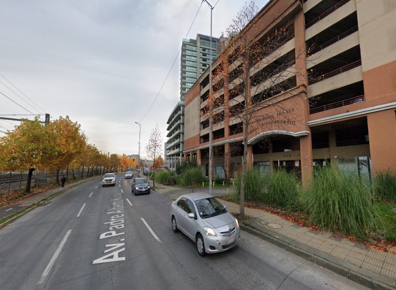 Estacionamiento, Avenida Padre Hurtado Con San Martin.