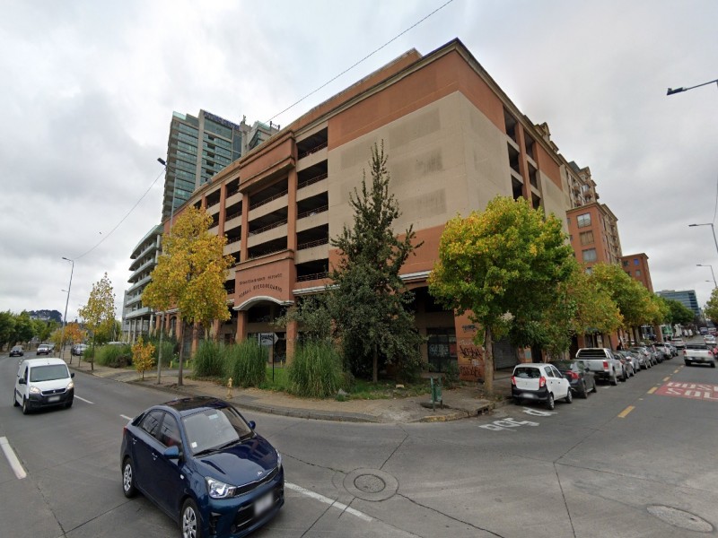 Estacionamiento, Avenida Padre Hurtado Con San Martin.