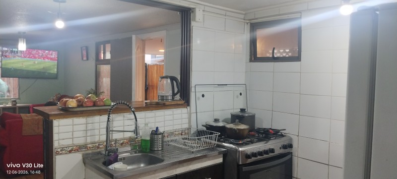 Casa Esquina Con 6 Dormitorios