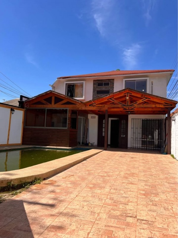 Lujosa Casa Sector Sur Poniente Talca
