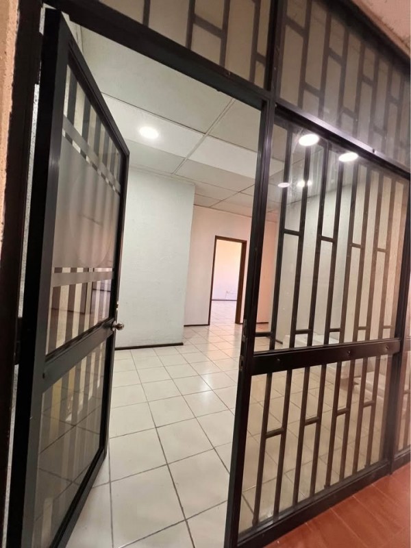 **¡se Arrienda Espaciosa Oficina en el Centro de Talca!** ✨