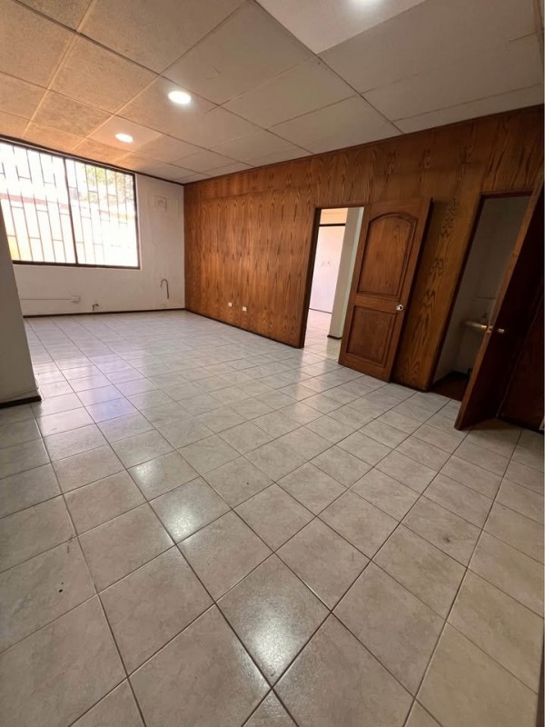 **¡se Arrienda Espaciosa Oficina en el Centro de Talca!** ✨