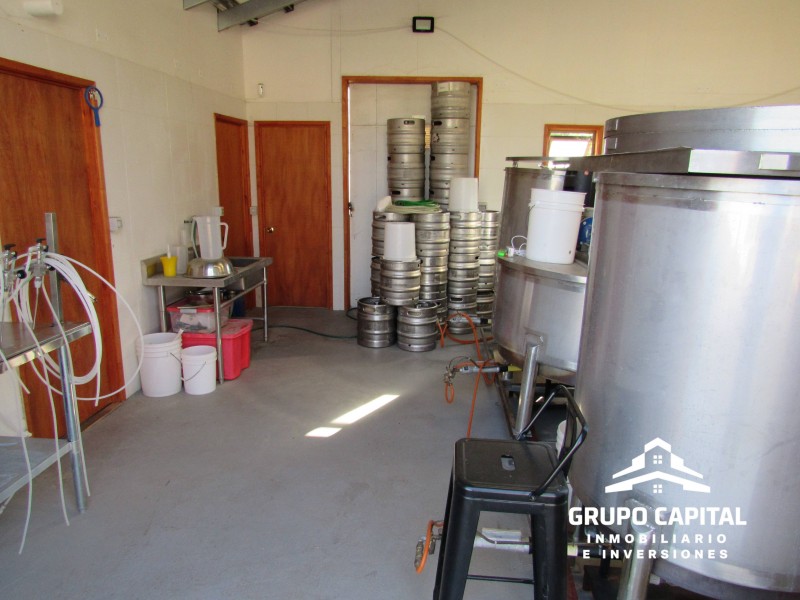 Casa Con Piscina + Cervecería Equipada | 1.070 M² en Limache