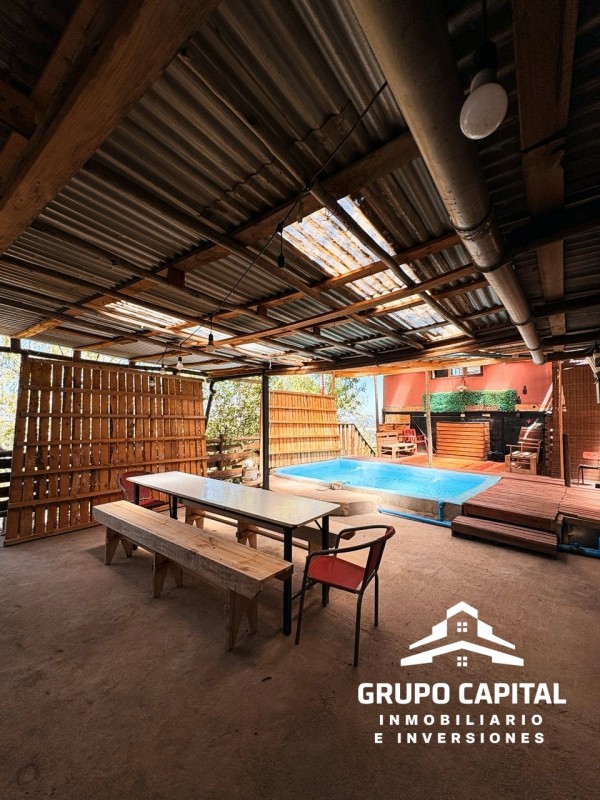 Terreno Con 2 Casas y Piscina en Olmué