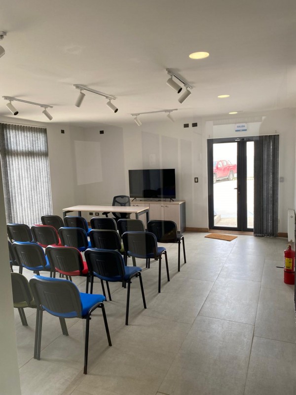 Venta Oficina Comercial, Excelente Ubicación Puerto Varas