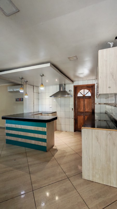 Moderna Casa Con Gran Presencia y Excelente Potencial