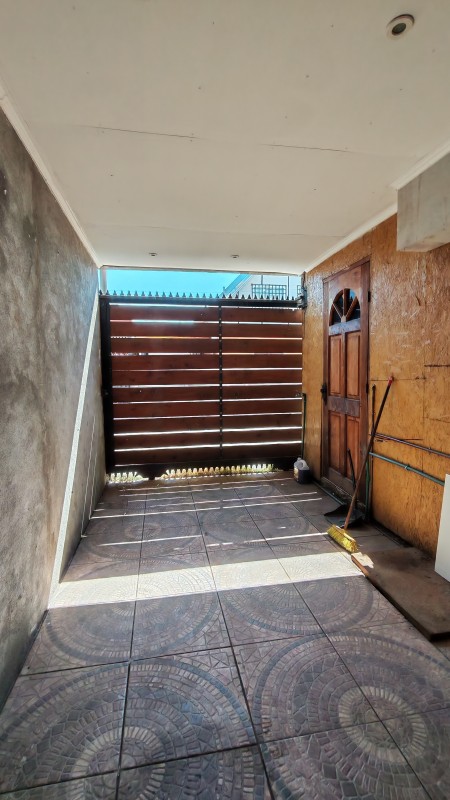 Moderna Casa Con Gran Presencia y Excelente Potencial