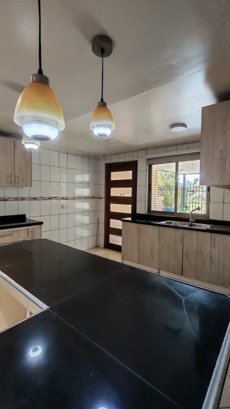 Moderna Casa Con Gran Presencia y Excelente Potencial