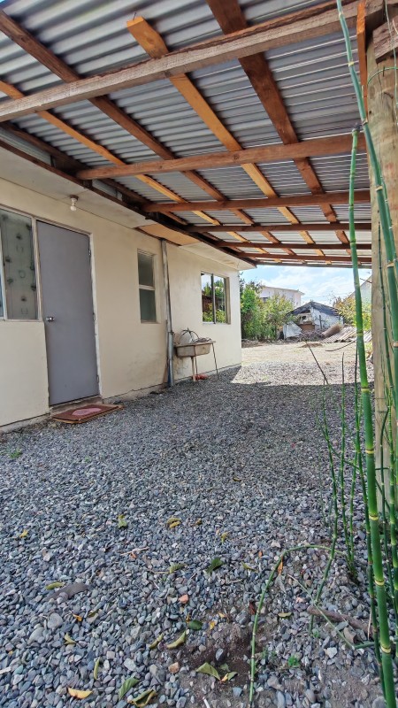 en Santa Ana de Queri, Amplio Patio-Excelente Potencial