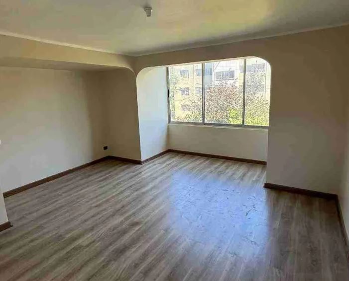 Amplio, Luminoso Depto - Estacionamiento - Bodega / Ñuñoa