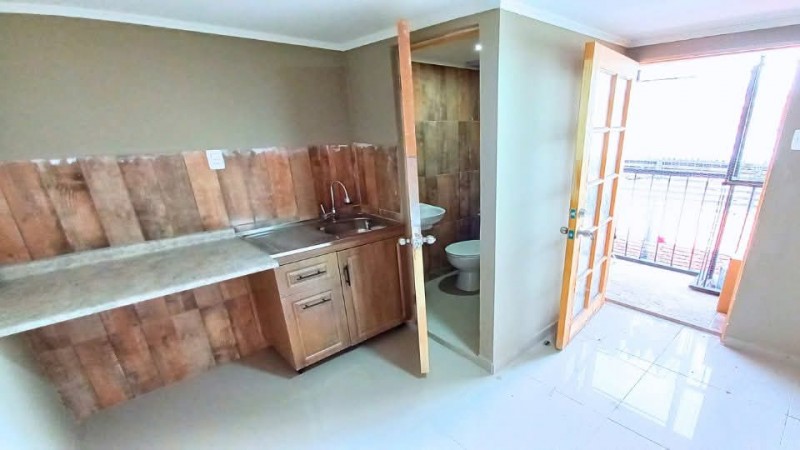Venta Casa 240 Mts. / 3 Locales + 2 Deptos. Interiores