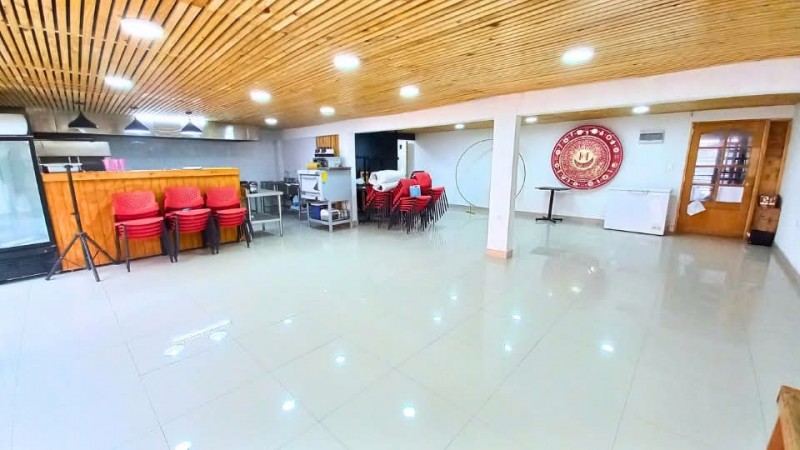 Venta Casa 240 Mts. / 3 Locales + 2 Deptos. Interiores