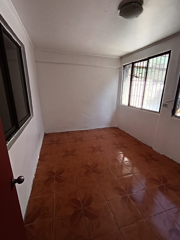 Casa 200 Mts. 4D+1B+Estac.+Patio+Amplia