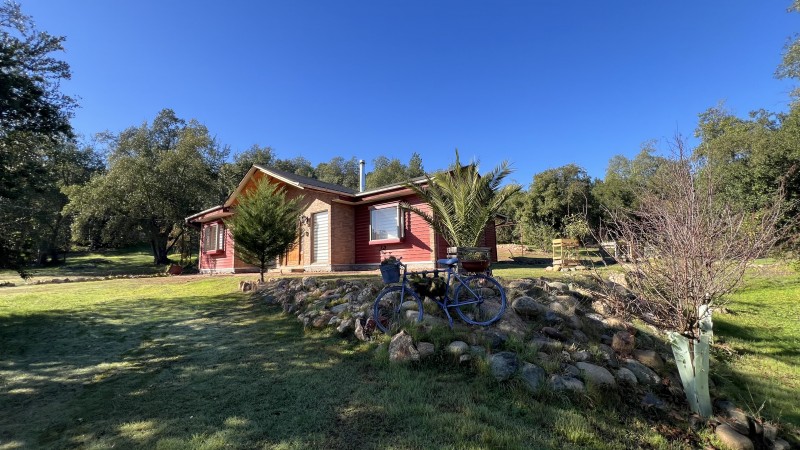 Hermosa Casa en Parcela Nativa en Viña Huemul, Teno.