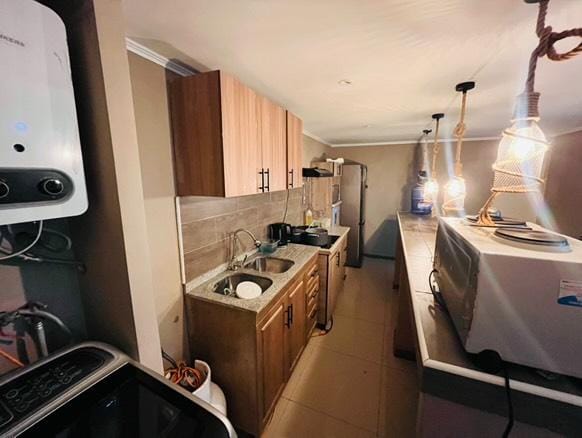 Venta Casa 240 Mts / 3 Locales + 2 Deptos. Interior / Amplio