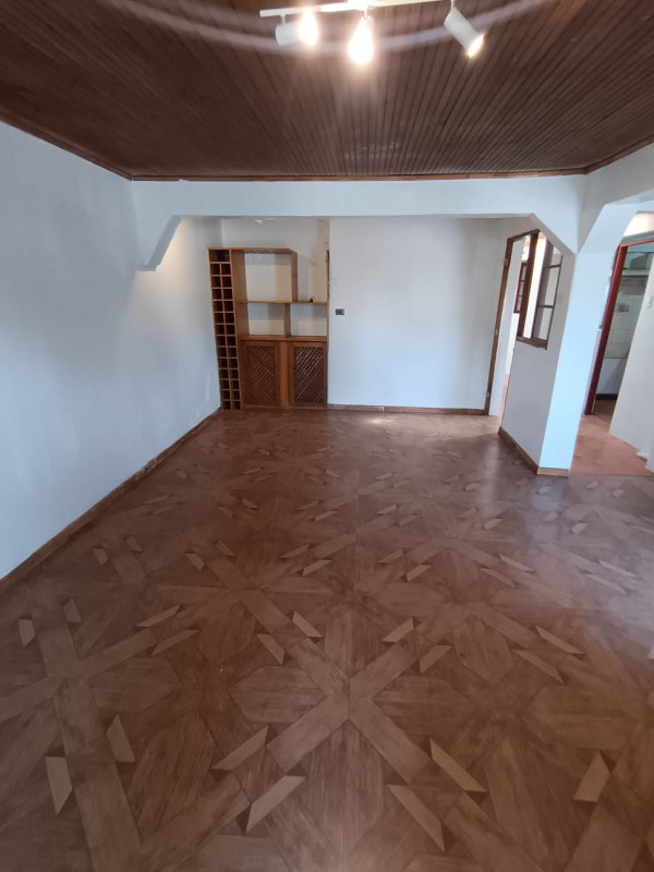 Casa 200 Mts. 4D+1B+Estac.+Patio+Amplia