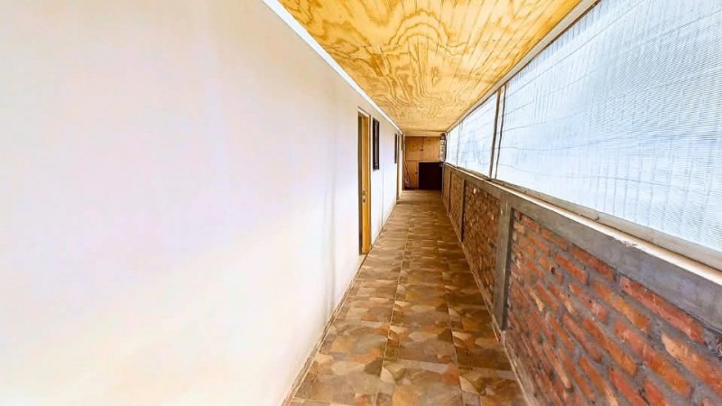 Venta Casa 240 Mts / 3 Locales + 2 Deptos. Interior / Amplio