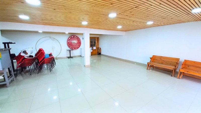 Venta Casa 240 Mts / 3 Locales + 2 Deptos. Interior / Amplio