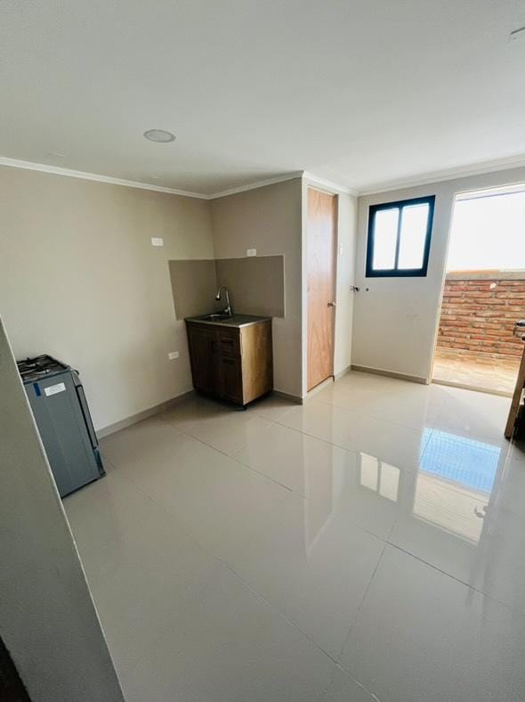 Venta Casa 240 Mts / 3 Locales + 2 Deptos. Interior / Amplio