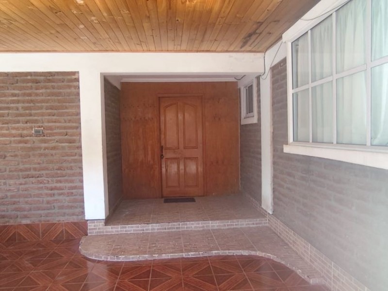 Vive y Emprende: Casa Con Local en Rinconada