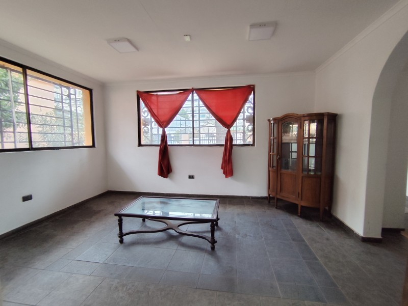 ¡gran Oportunidad en San Miguel! Casa Con Terreno Amplio