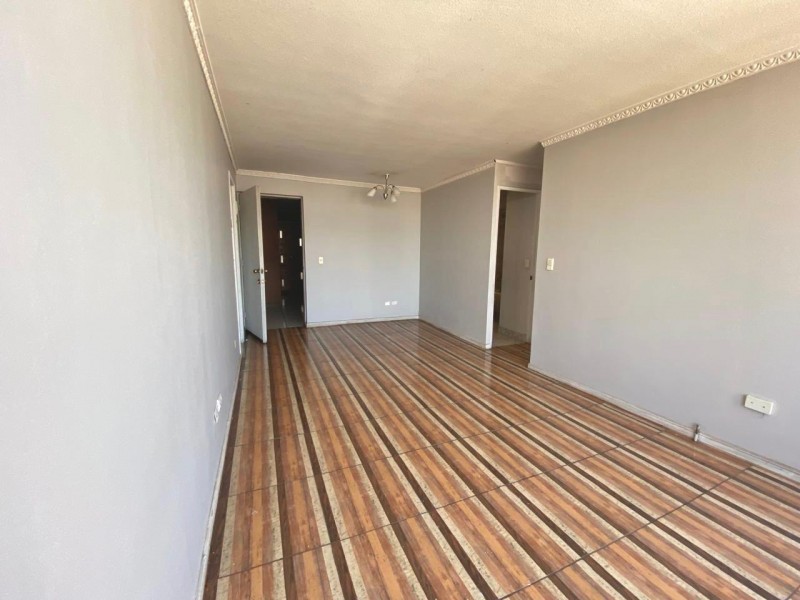 Vende Amplio Dpto 2D,2B, Av Lo Ovalle, San Miguel