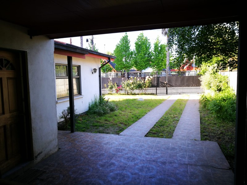 Casa Construcción Sólida Buen Sector Amplio Patio Locomoción