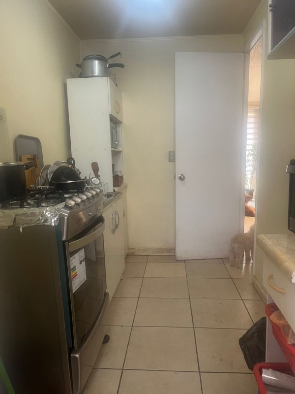 Vende Acogedora Casa de 2 Pisos en Centro de Lampa. 3D+2B