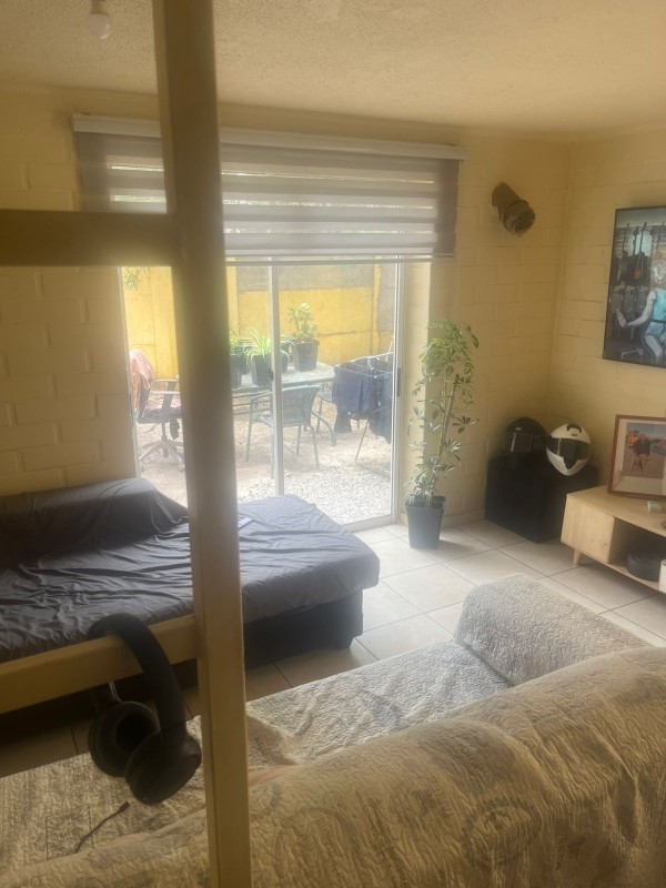 Vende Acogedora Casa de 2 Pisos en Centro de Lampa. 3D+2B