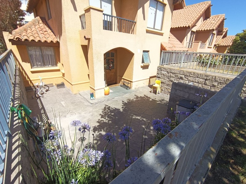 Se Vende Casa, 4H, 3B, 2E, Condominio Altos, Viña del Mar