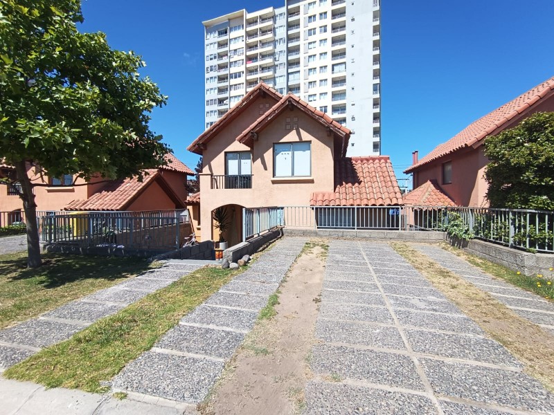 Se Vende Casa, 4H, 3B, 2E, Condominio Altos, Viña del Mar