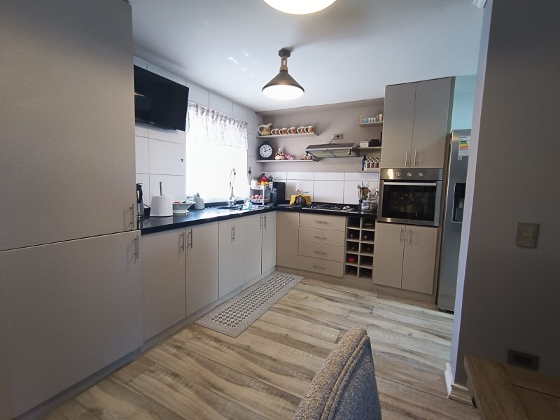 Se Vende Casa, 4H, 3B, 2E, Condominio Altos, Viña del Mar