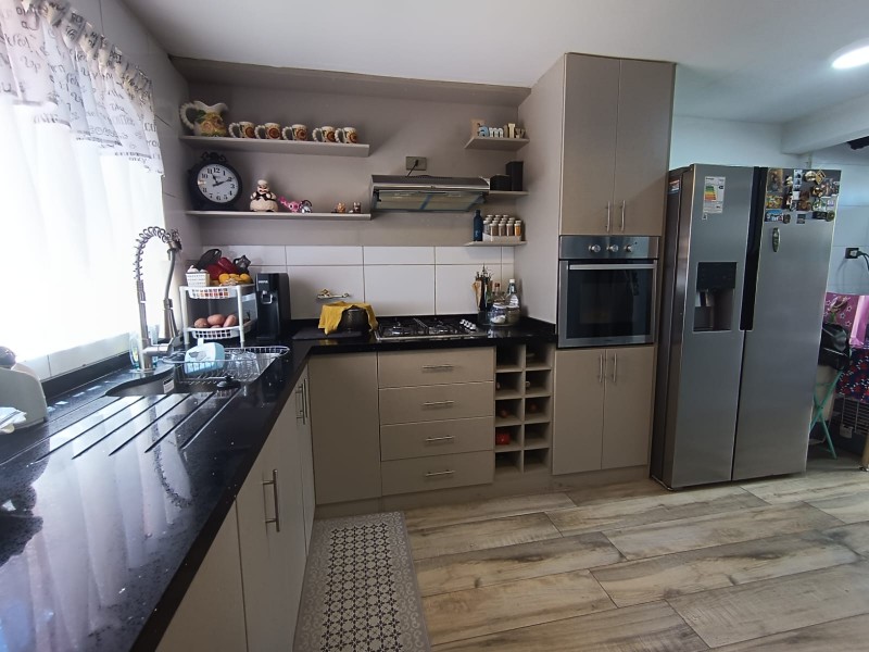 Se Vende Casa, 4H, 3B, 2E, Condominio Altos, Viña del Mar