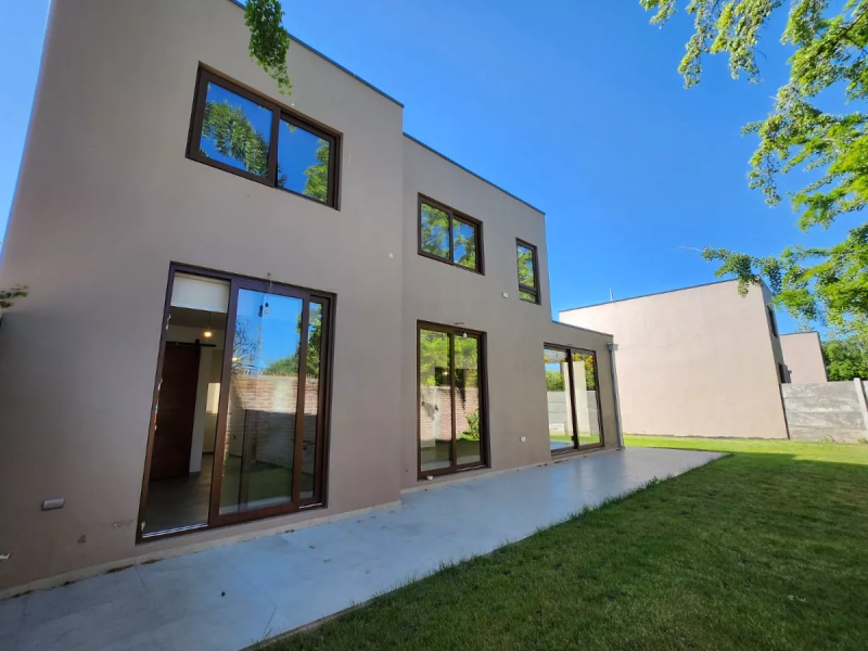 Casa en Condominio en Centro de la Comuna Isla de Maipo