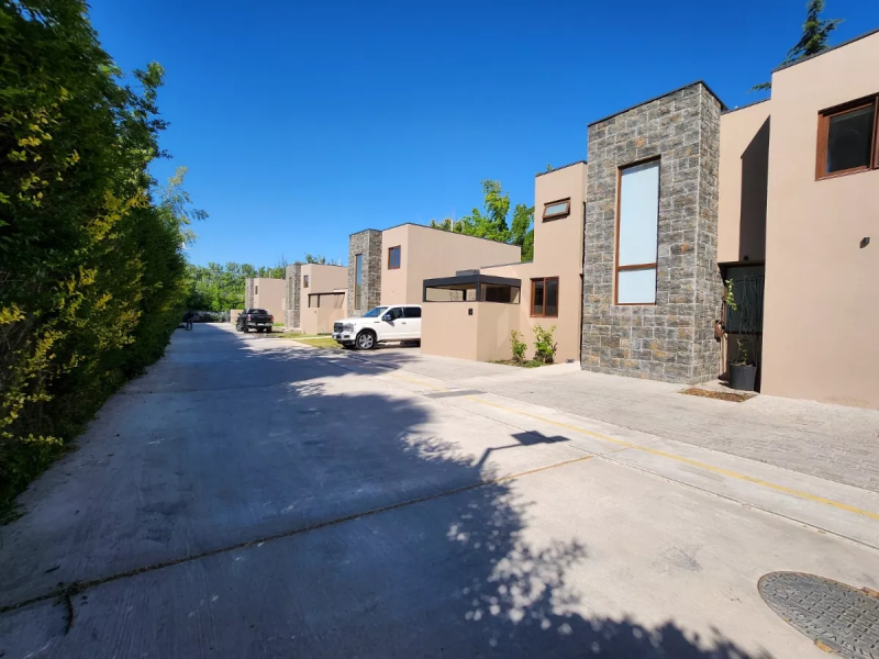 Casa en Condominio en Centro de la Comuna Isla de Maipo