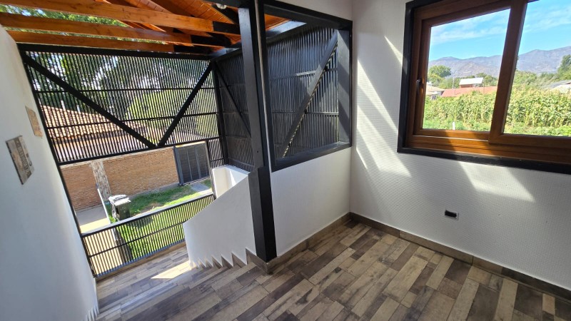 Amplia Casa en Venta en Av. Principal en Isla de Maipo