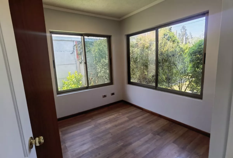 Propiedad Con Casa, Sector Central Comuna Isla de Maipo