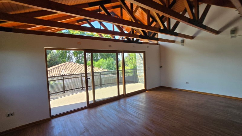 Amplia Casa en Venta en Av. Principal en Isla de Maipo