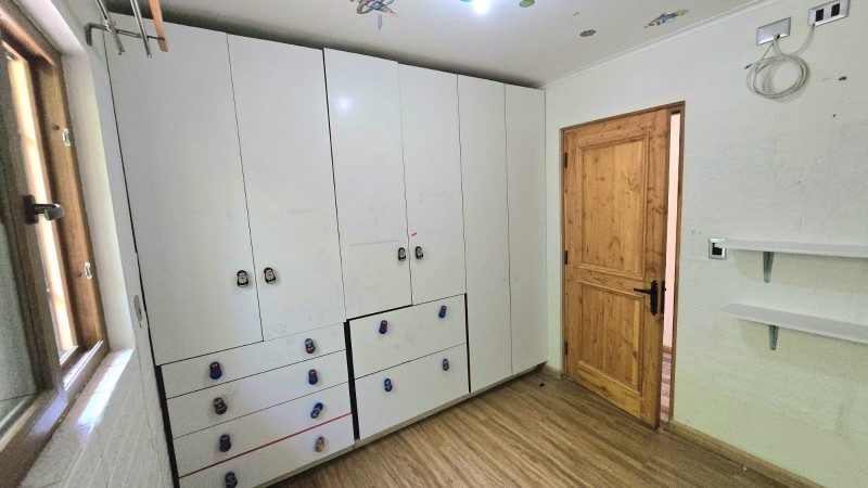 Amplia Casa en Venta en Av. Principal en Isla de Maipo