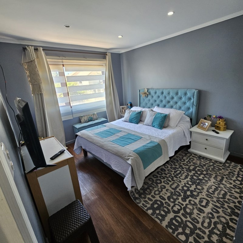 Vendemos Casa de 2 Pisos Estilo Mediterraneo